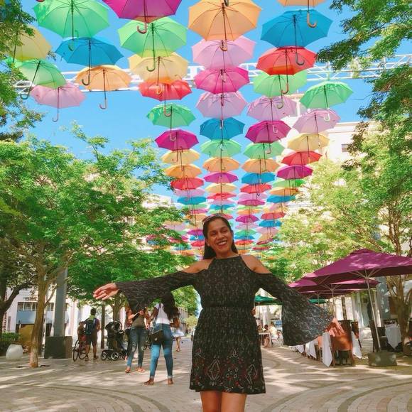 Meet your Posher, Cindy - Picture 1 of 1